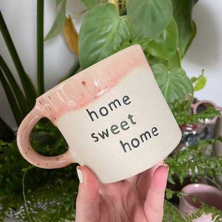 Kubek „Home Sweet Home” – różowy kubek handmade z motywem domku - 350 ml