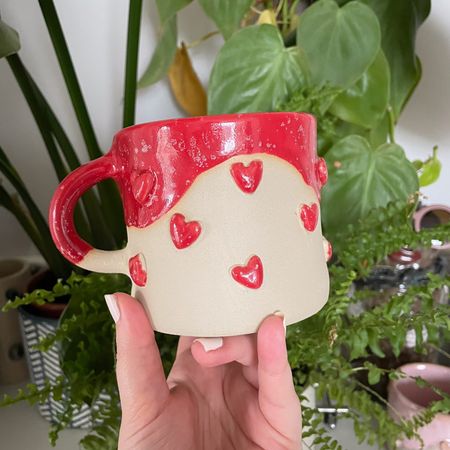 Kubek „Czerwone Serduszka” – ceramiczny kubek handmade pełen miłości - 350 ml