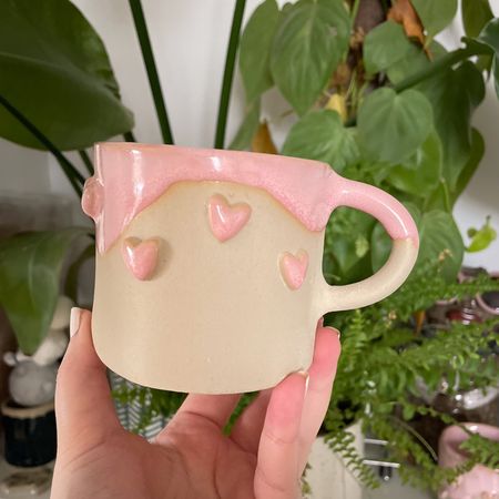 Kubek handmade w serduszka – różowe szkliwo - 250 ml