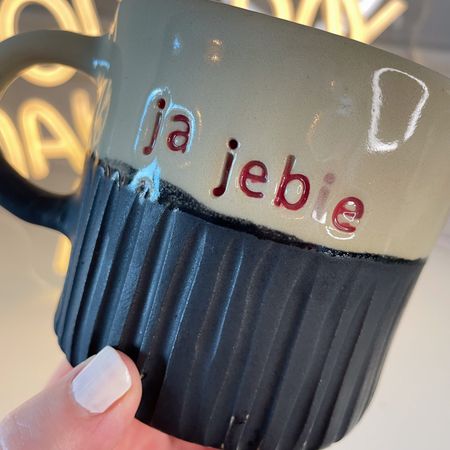 Kubek „ja jebie” – wersja OUTLET (lekko zatarte „i”) 350 ml