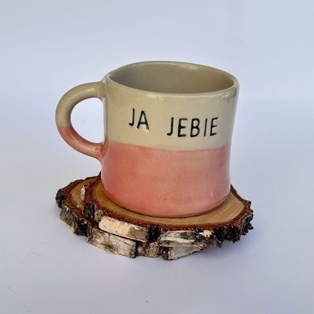 Kubek ceramiczny „JA JEBIE” –  z lekką wadą szkliwa
